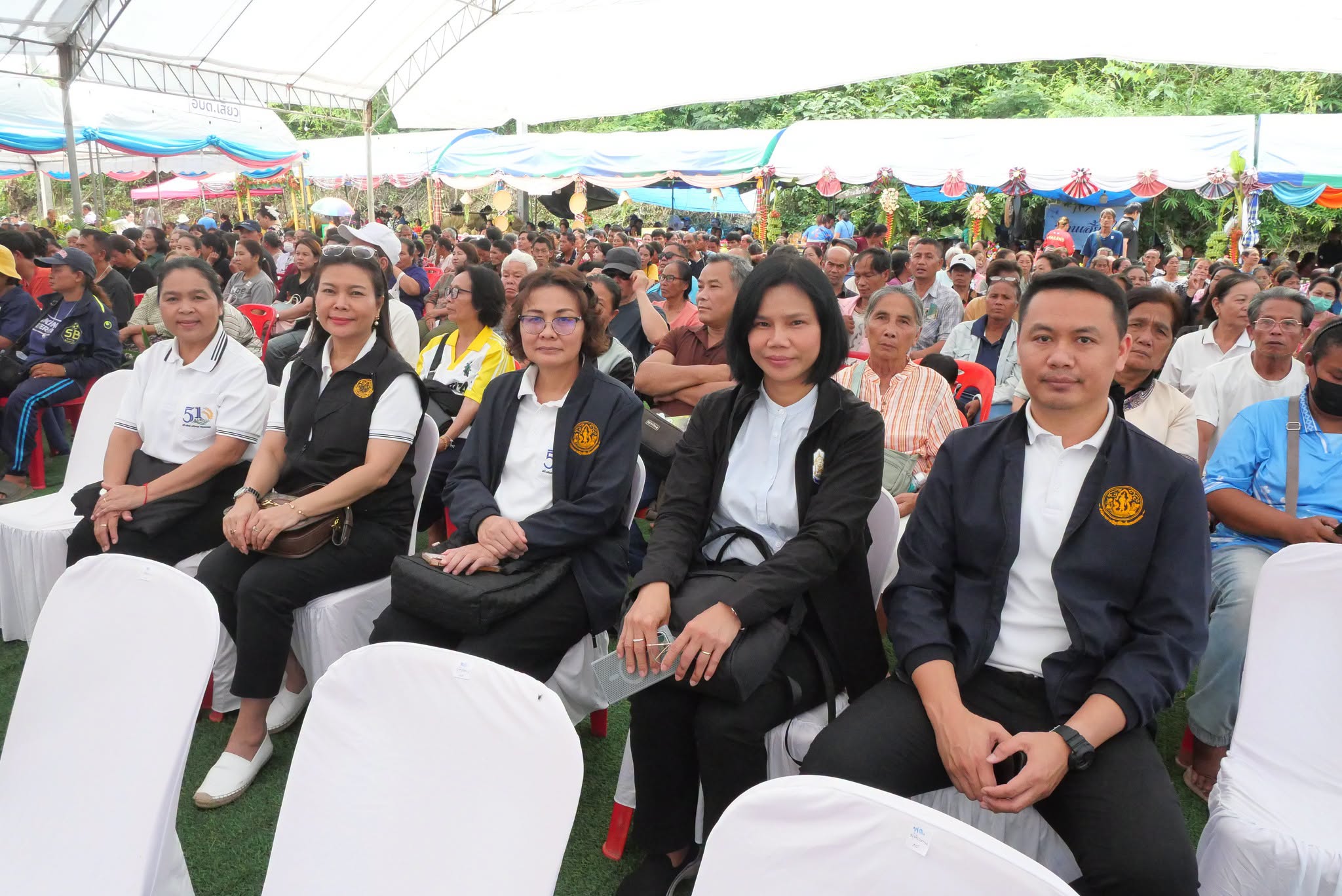 title - รมว.กษ. นำทีมลงพื้นที่ตรวจราชการ พร้อมมอบโฉนดเพื่อการเกษตร ส.ป.ก.เลย กว่า 6 พันไร่